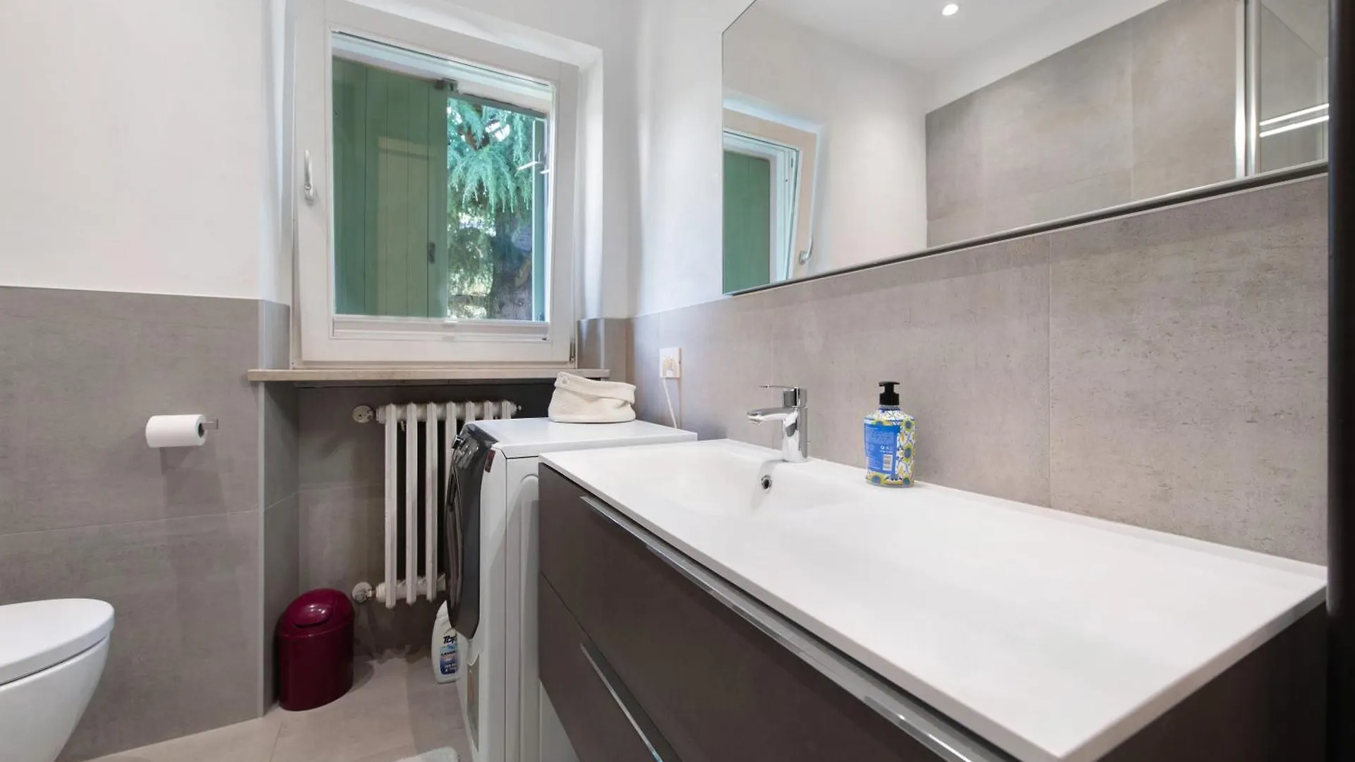 Appartamento Pittoresco Con Piscina Torri Del Benaco Apartment